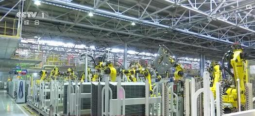 從點(diǎn)、線、面到群 新材料技術(shù)驅(qū)動(dòng)制造業(yè)轉(zhuǎn)型升級(jí)與蓬勃發(fā)展